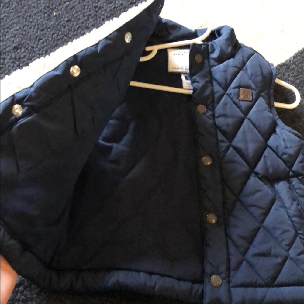 Vest - Picture 3 of 3